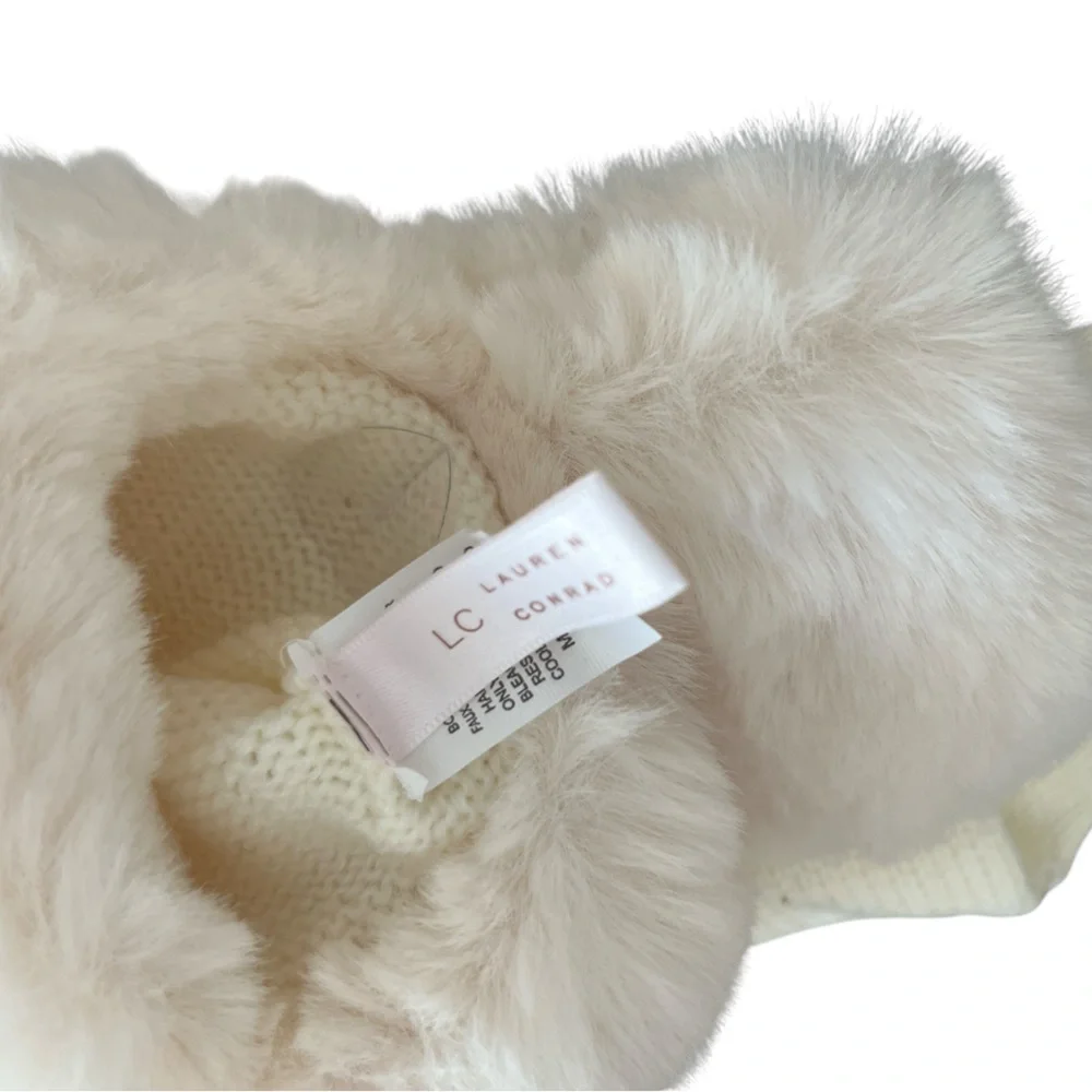 LC LAUREN CONRAD Ivory Knit Gloves Faux Fur Trim NWT One Size Winter